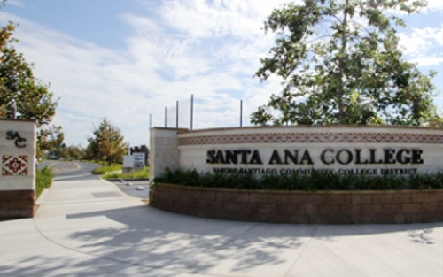 Đại diện trường Santa Ana College đến thăm văn phòng Công ty Á-Âu