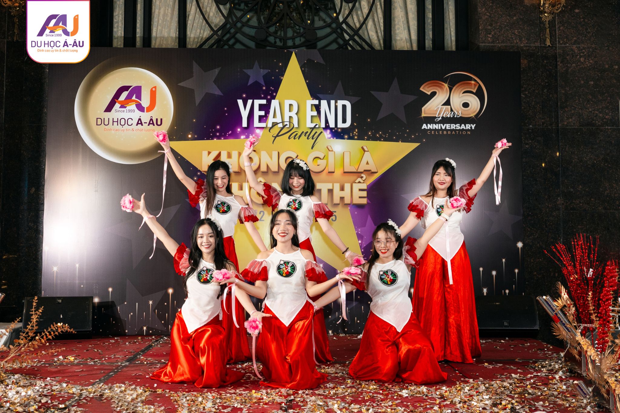 Á - ÂU YEAR END PARTY: KHÔNG GÌ LÀ KHÔNG THỂ! 