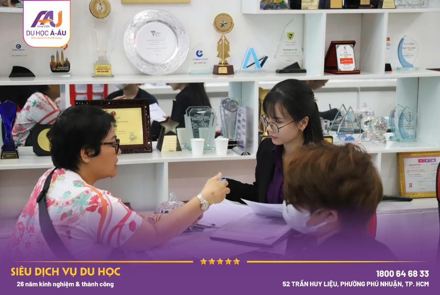 Visa du lịch thăm con đi du học: Hành trình kết nối yêu thương