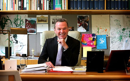 Bộ trưởng giáo dục Úc ủng hộ chính sách cạnh tranh về mức học phí